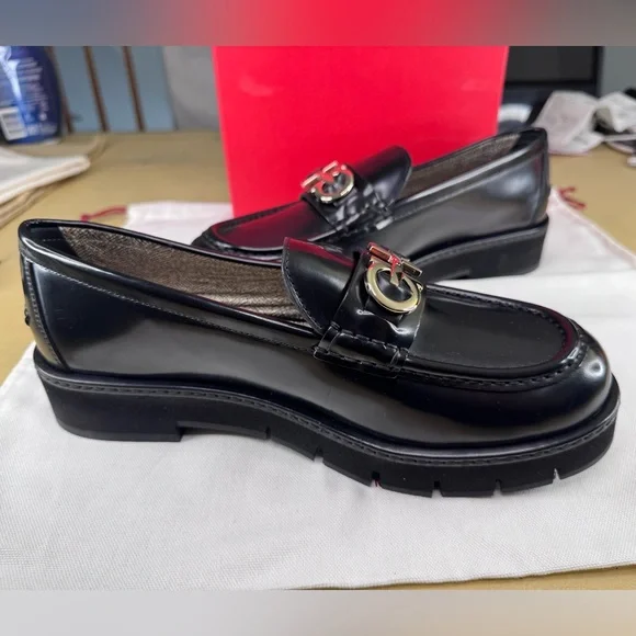 FERAGAMO Ofelia Lug Black Leather Loafers - Picture 4 of 14
